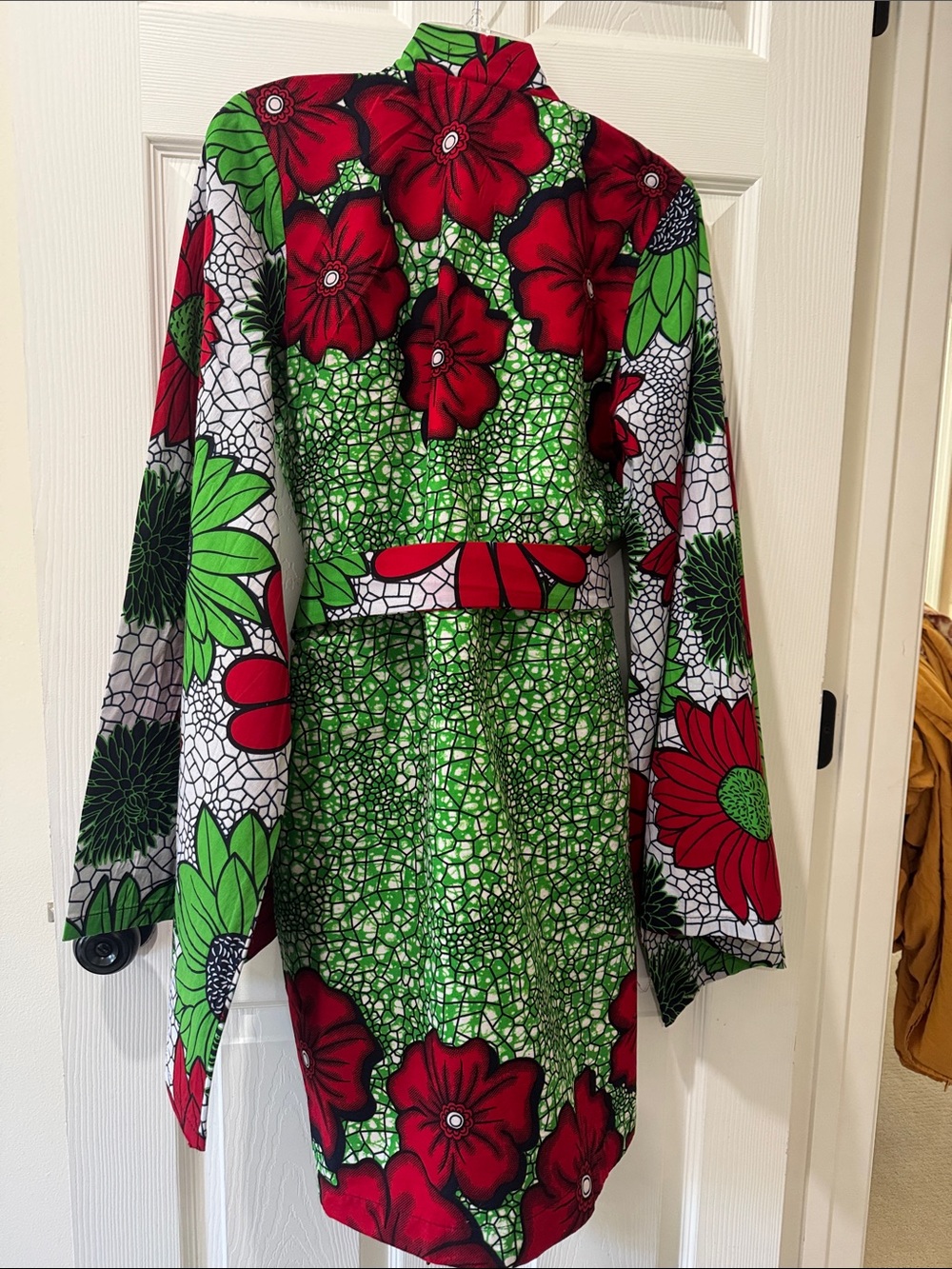 Floral Print kimono style dress in Red, Green, White flowered pattern - Picture 6 of 7